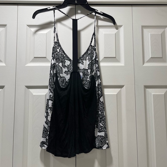 Express Black & White Tank! - Picture 2 of 3